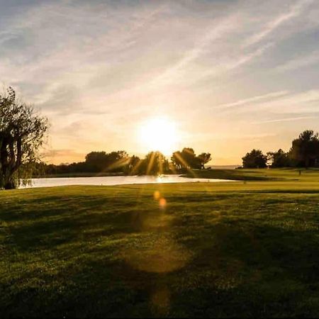 Moment De Detente Sur Le Golf De Pont-Royal Mallemort Extérieur photo
